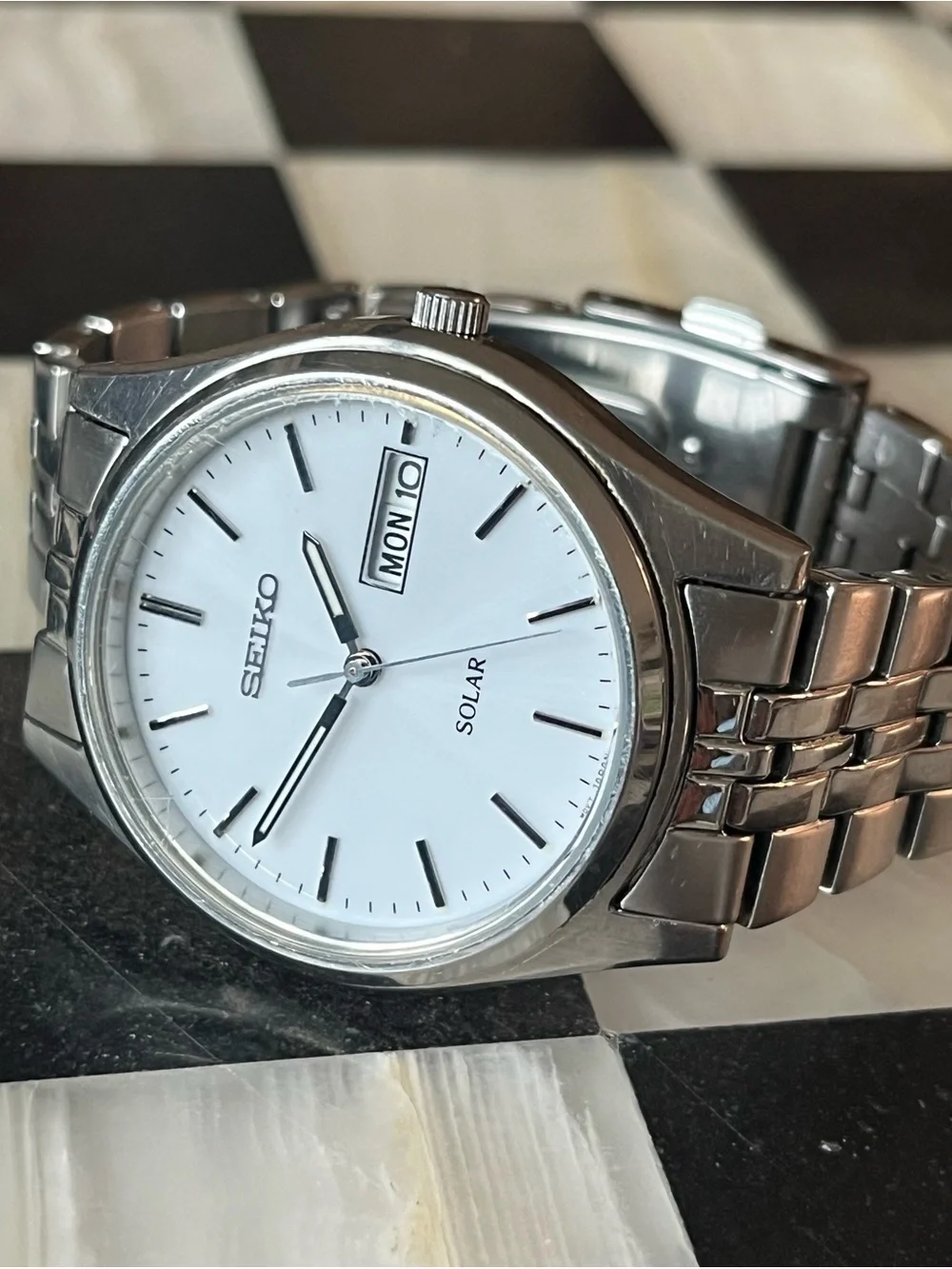 Seiko Mens Watch 37mm White Dial Solar V158-0AA0 Day Date Stainless Steel 6.5”